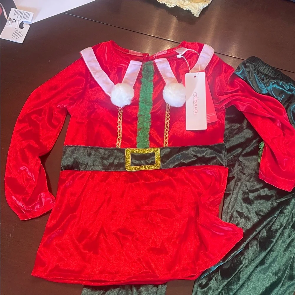 Red and Green Elf Costume for Kids nwt two pieces soft size 120 or 6/7